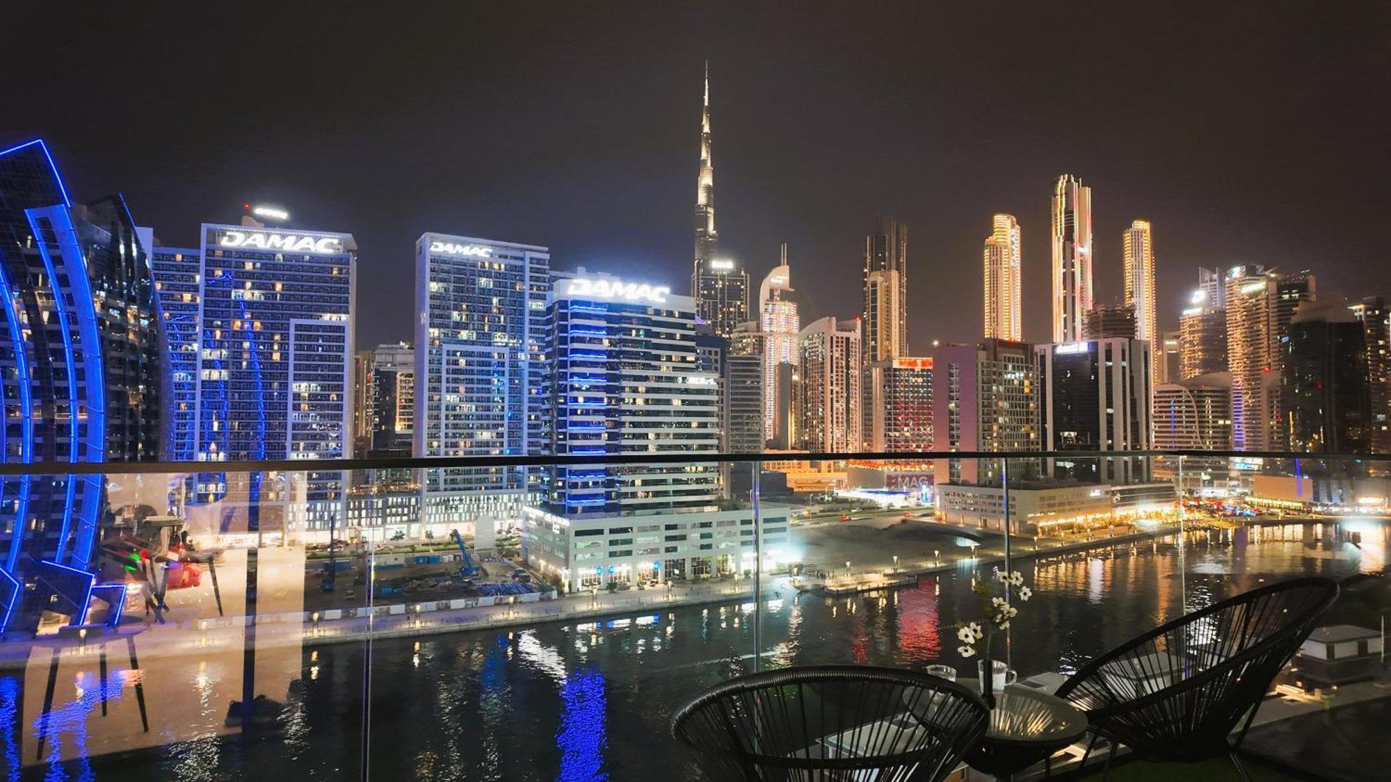 Skyline Retreat With Burj Khalifa View شقة