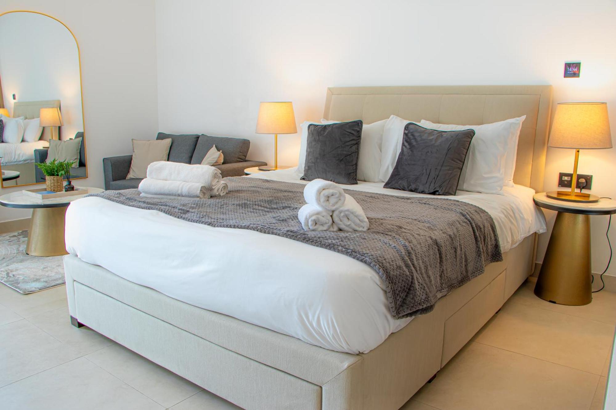 Skyline Retreat With Burj Khalifa View شقة *