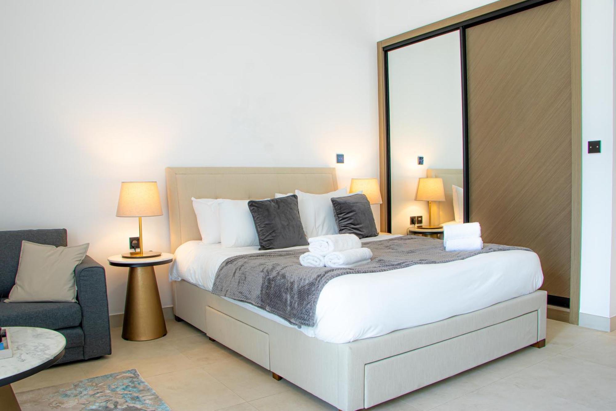 شقة Skyline Retreat With Burj Khalifa View دبي